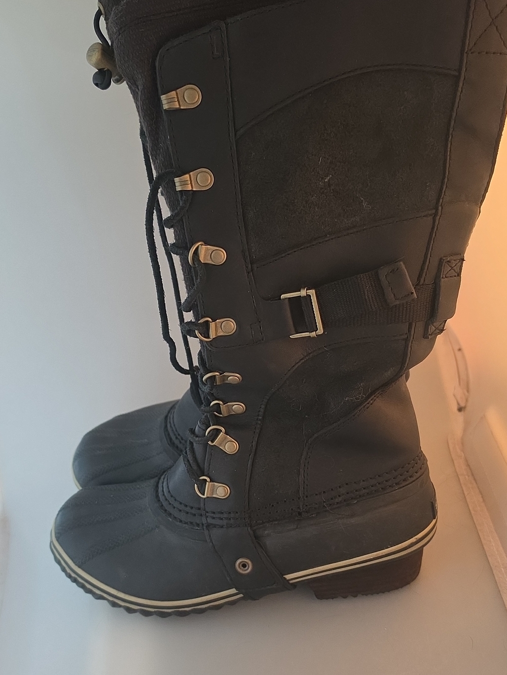 Sorel Black Lace-Up Buckle Winter Boots